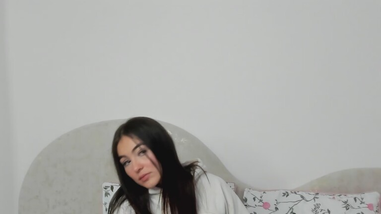 Miaa_Whitee101's Streamate show and profile