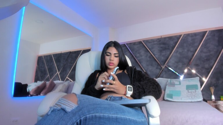 SusanaHenao's Streamate show and profile