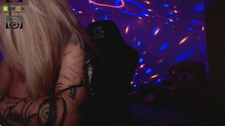 SonyaDevon's Streamate show and profile