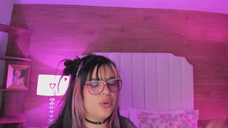 MaddieWaves's Streamate show and profile