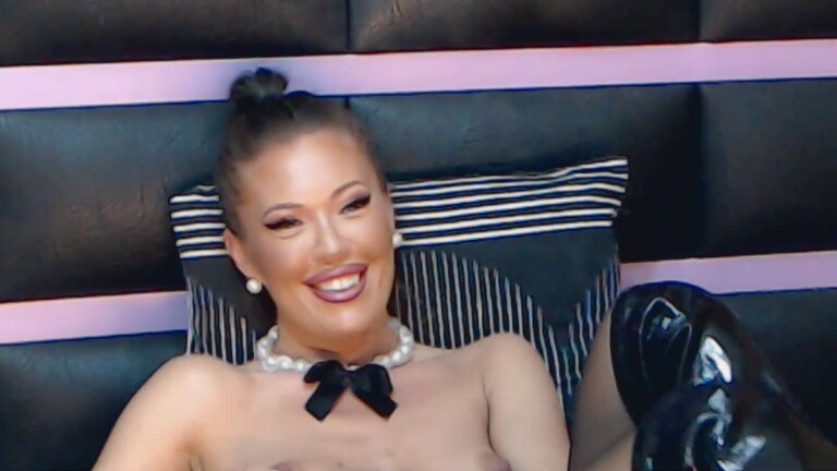 LovelyEileen's Streamate show and profile