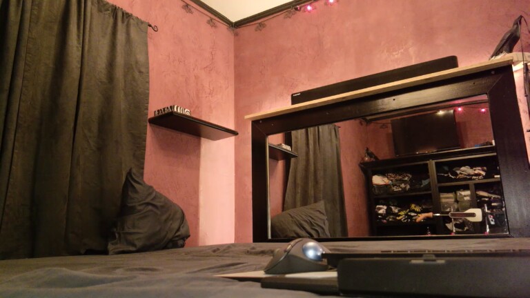 gothgirl_astrid's Streamate show and profile