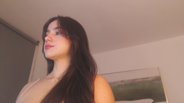 NiaMinogue's Streamate show and profile