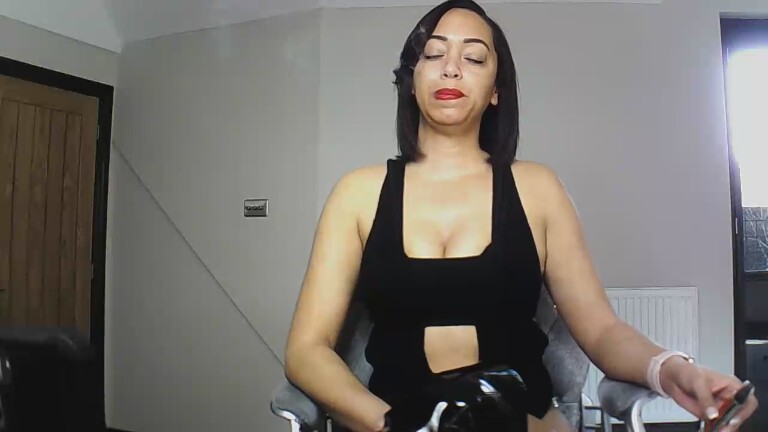 QueenTrick's Streamate show and profile