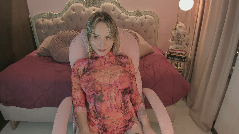 AlinnaKim's Streamate show and profile