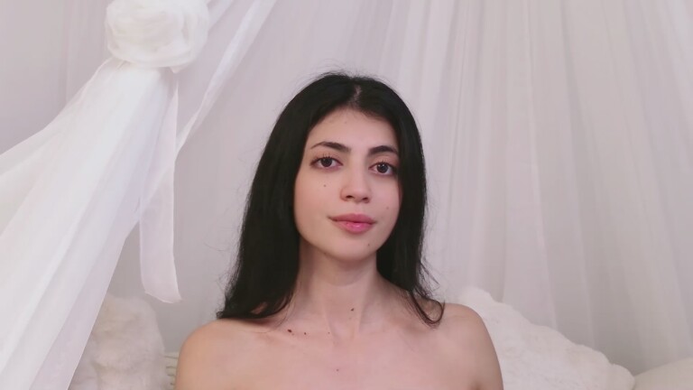 SaraFernandez's Streamate show and profile