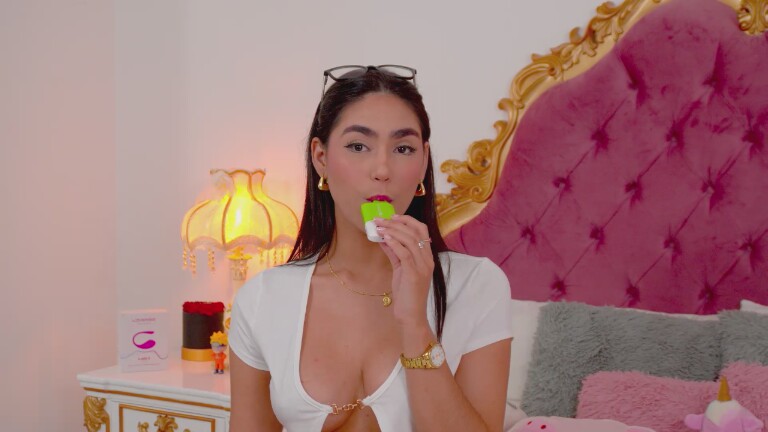 NinnaCrawford's Streamate show and profile