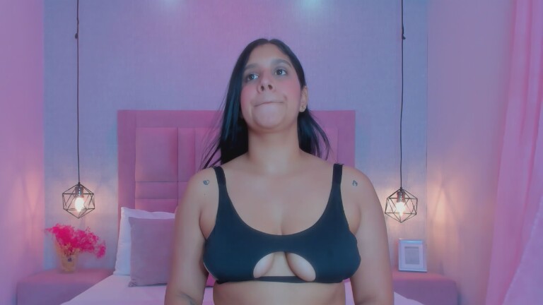 Bellaa_Rosse's Streamate show and profile
