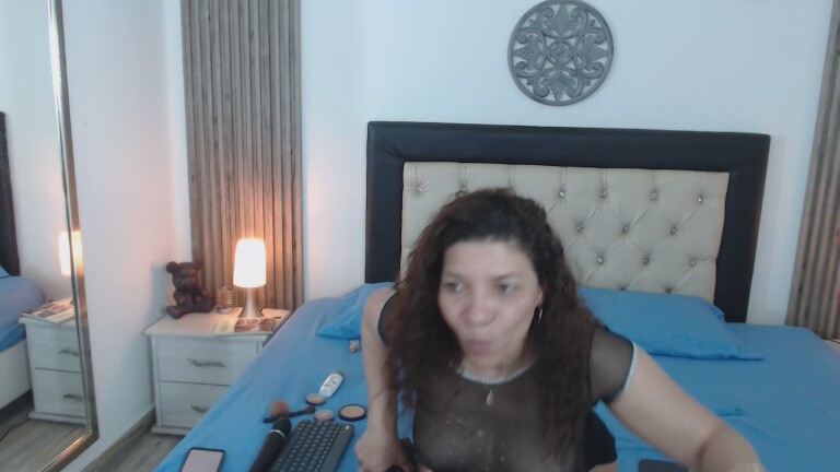 SerenaHoustonn's Streamate show and profile