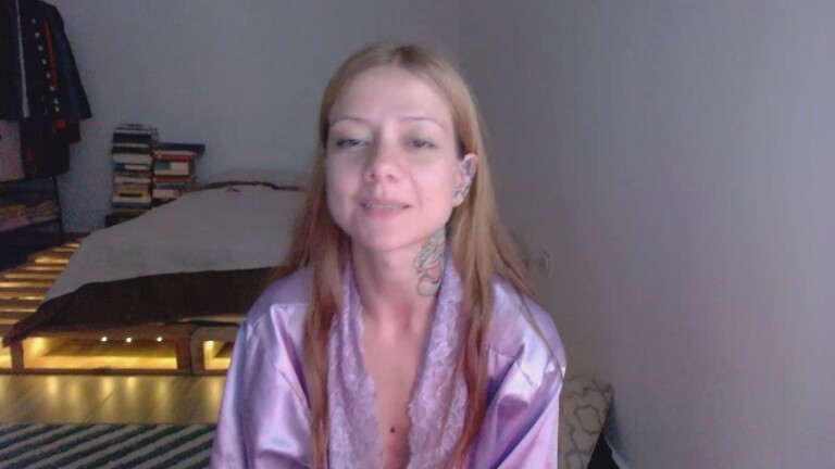 VicktoriaLou's Streamate show and profile