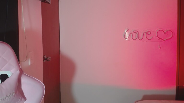 LATINA_BIG_CLITXXX's Streamate show and profile