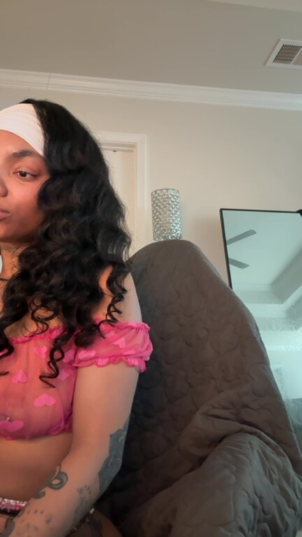 imeverythingg's Streamate show and profile