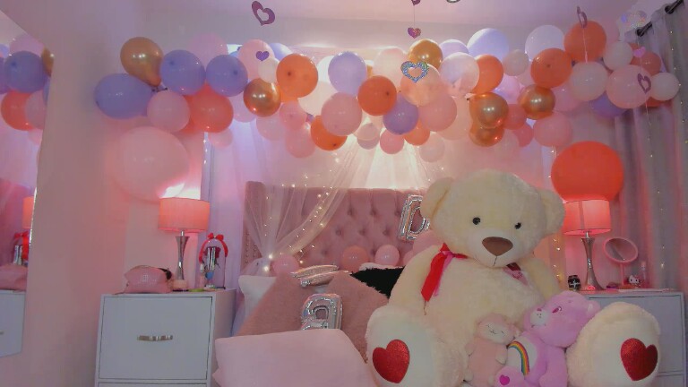 AlexandraWinterr's Streamate show and profile