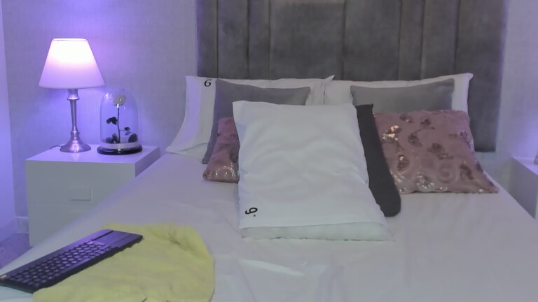 ZairaAbad's Streamate show and profile