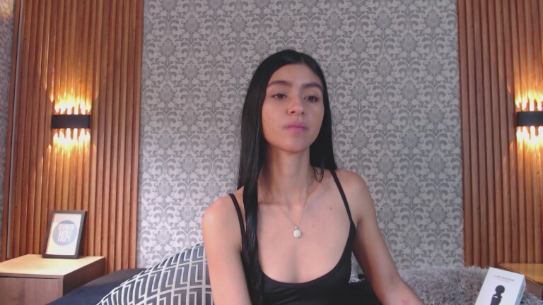Charlotte_18's Streamate show and profile