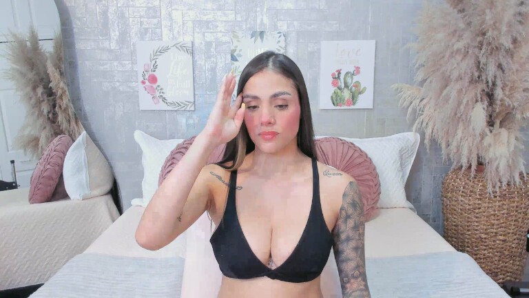 SaraBacker's Streamate show and profile