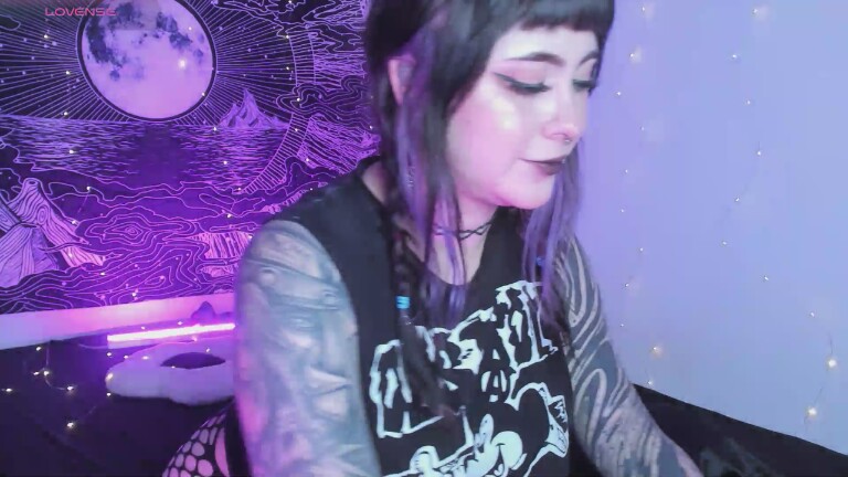 Hallucigenia's Streamate show and profile