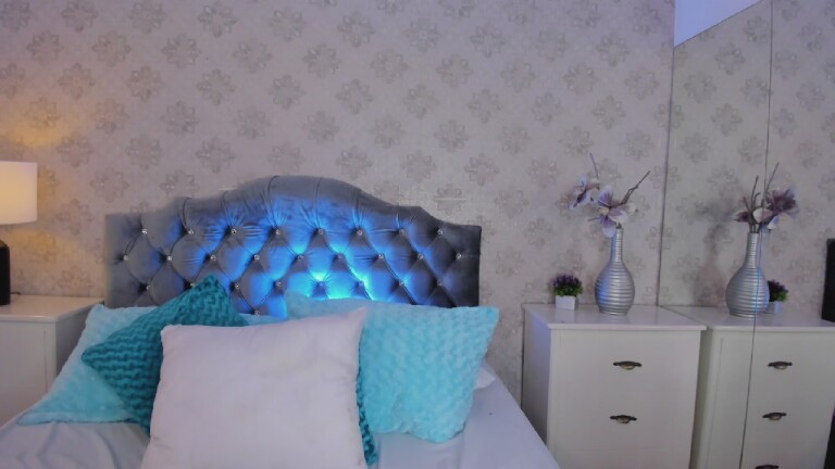 MayaWiills's Streamate show and profile