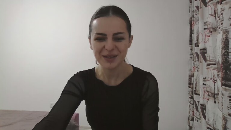 EMYILIA's Streamate show and profile