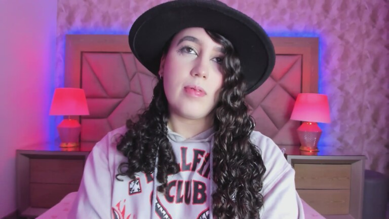 AnnaKing's Streamate show and profile