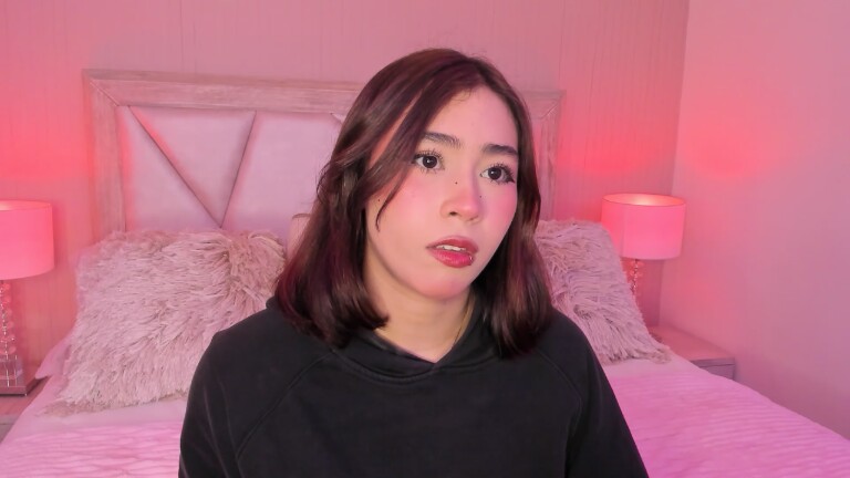 SophiaColinns's Streamate show and profile