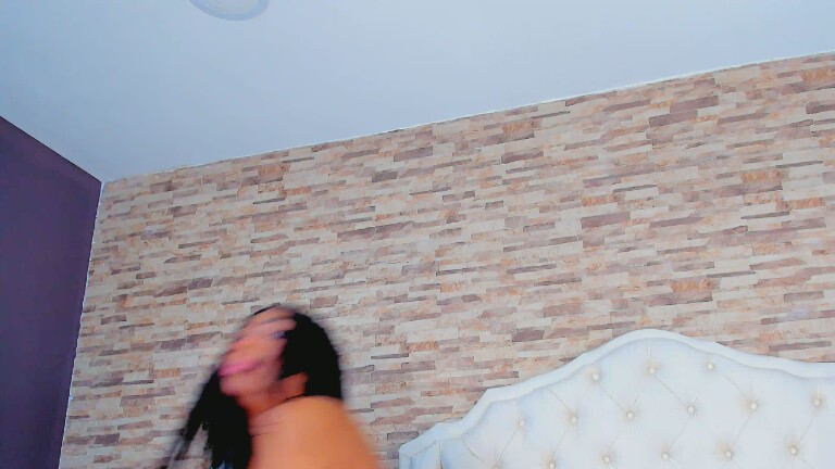 AnnyDuque's Streamate show and profile