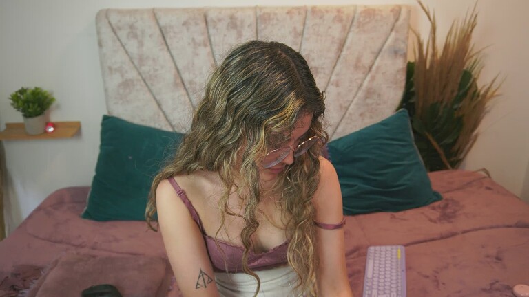 IamAbbi's Streamate show and profile