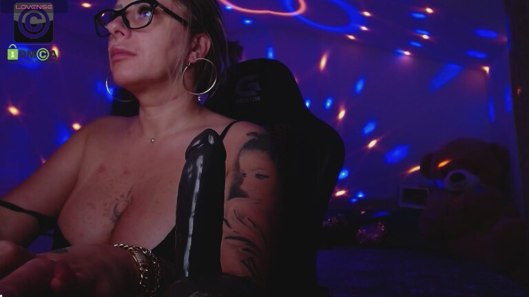 SonyaDevon's Streamate show and profile