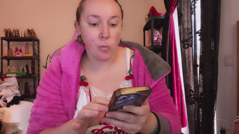 GoddessKisica's Streamate show and profile