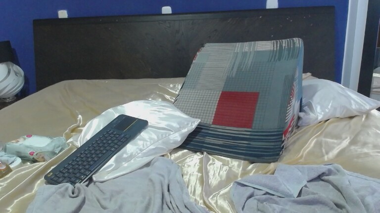 ZoeQueens's Streamate show and profile