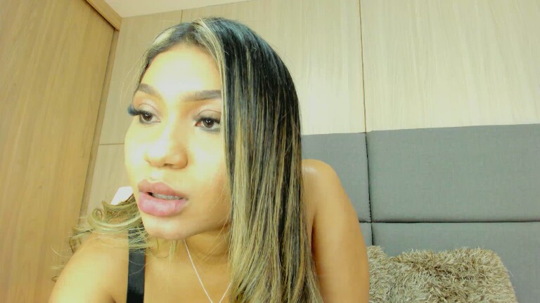 IssySosa's Streamate show and profile