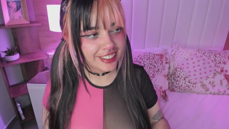 MaddieWaves's Streamate show and profile