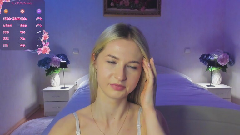 Julie_Blaze's Streamate show and profile