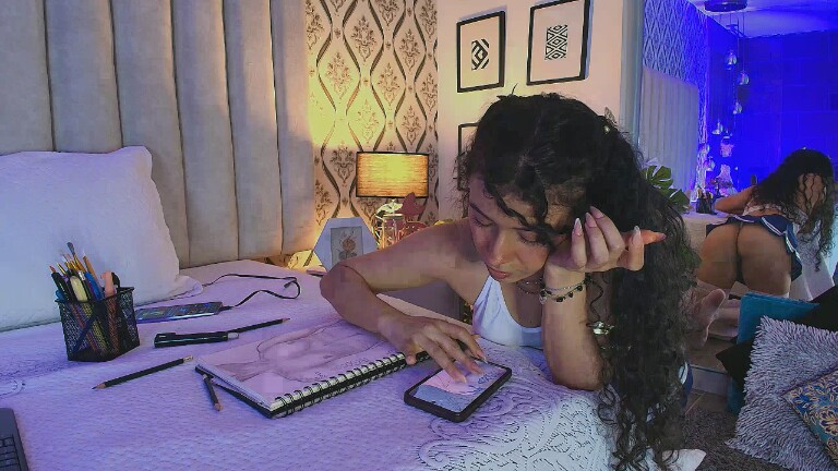 Emma_Lunny's Streamate show and profile