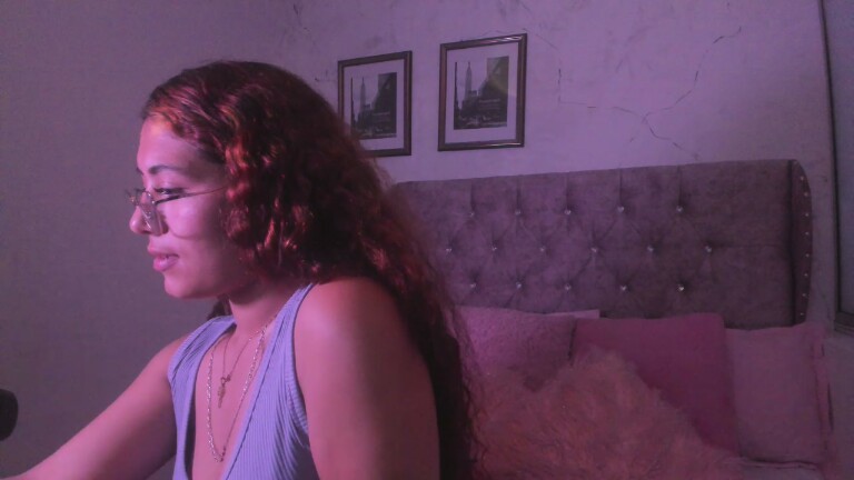 TaniaLux's Streamate show and profile