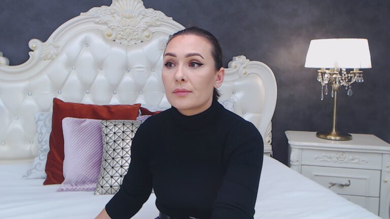 KarinaWinters's Streamate show and profile