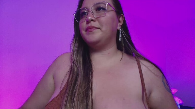 Emma_Sanin's Streamate show and profile