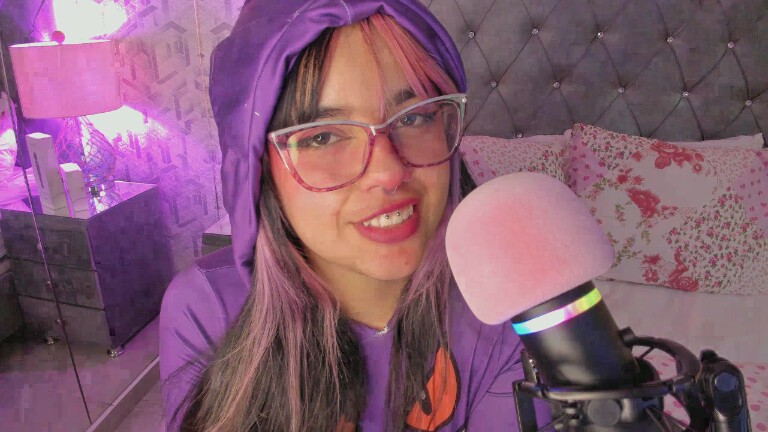 MaddieWaves's Streamate show and profile