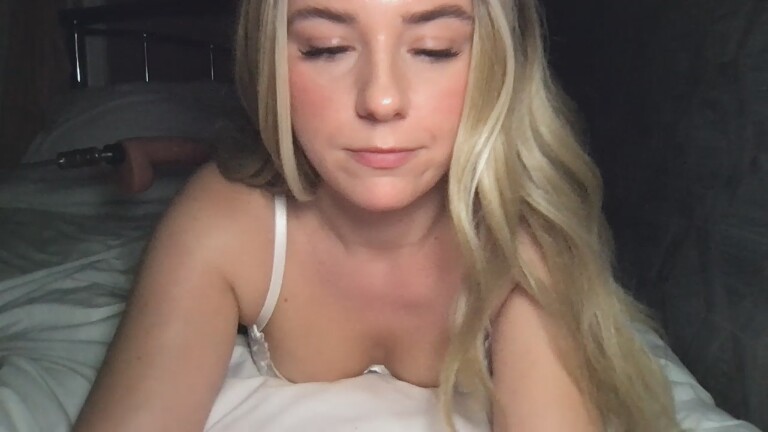 Bella808's Streamate show and profile