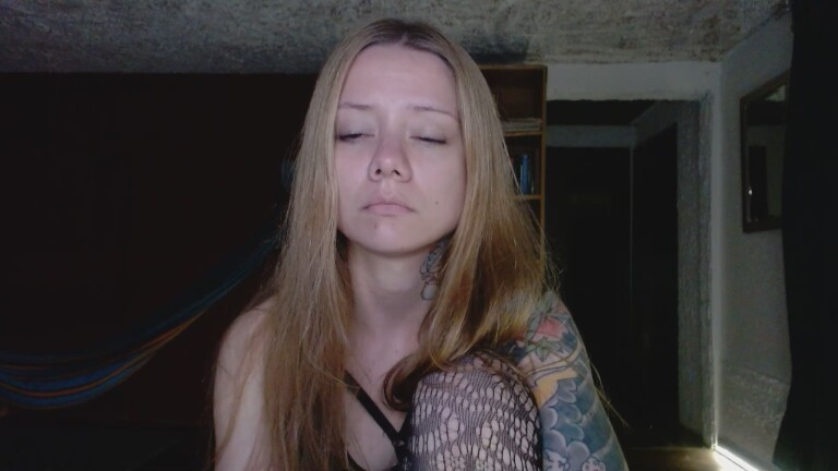 VicktoriaLou's Streamate show and profile