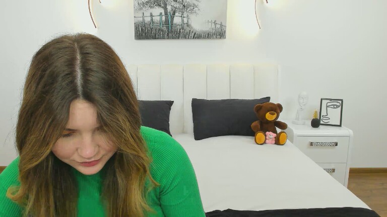 Reneswee's Streamate show and profile