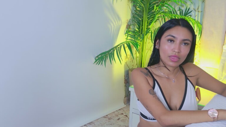 Vega_Sara's Streamate show and profile