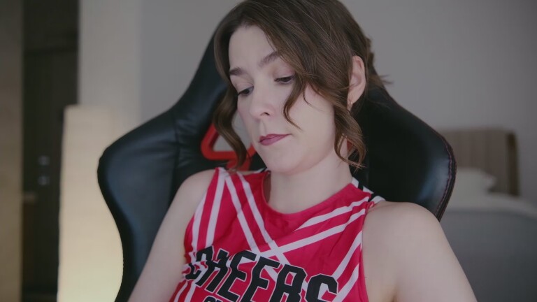 HelloAlice's Streamate show and profile