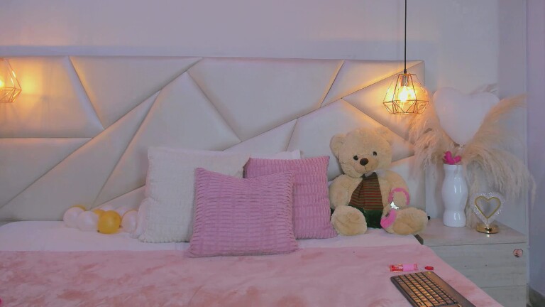 EmyCarter's Streamate show and profile