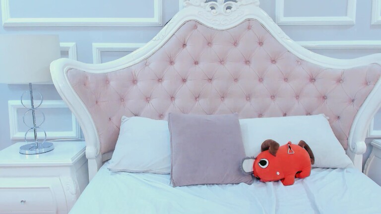 Alisha_Kitty's Streamate show and profile