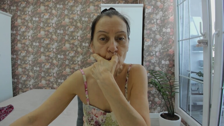 CharmChoice's Streamate show and profile