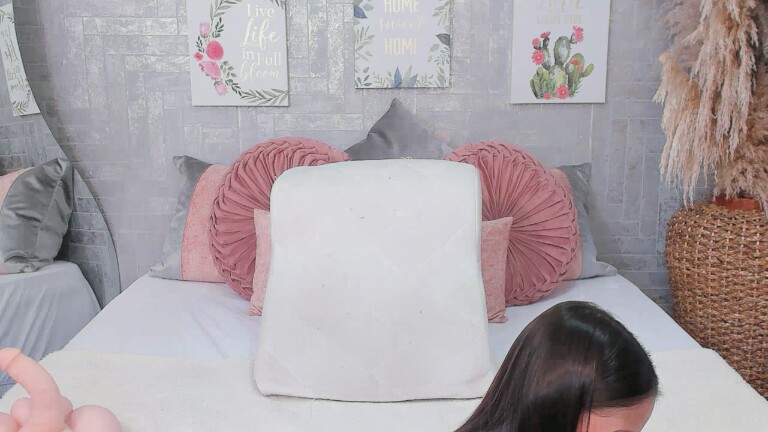 SaraBacker's Streamate show and profile