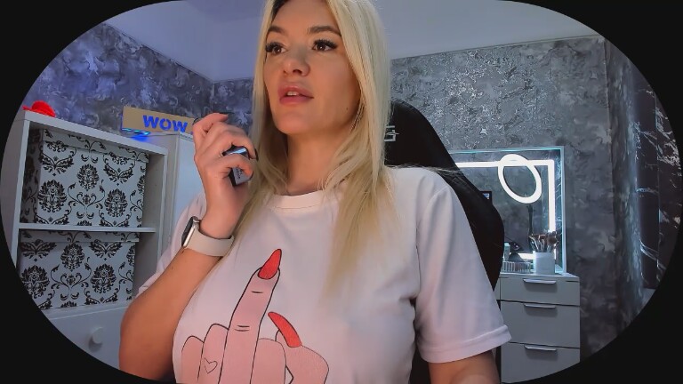 BE_WOW's Streamate show and profile