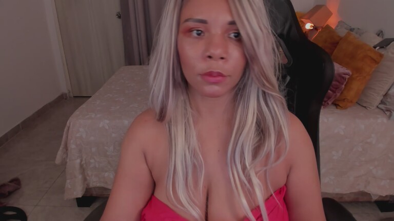 sofhylorenscum29's Streamate show and profile