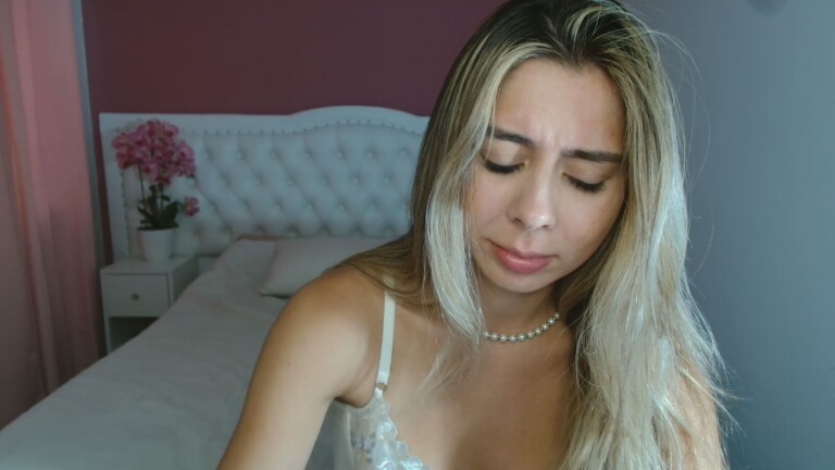 Lucciiana's Streamate show and profile